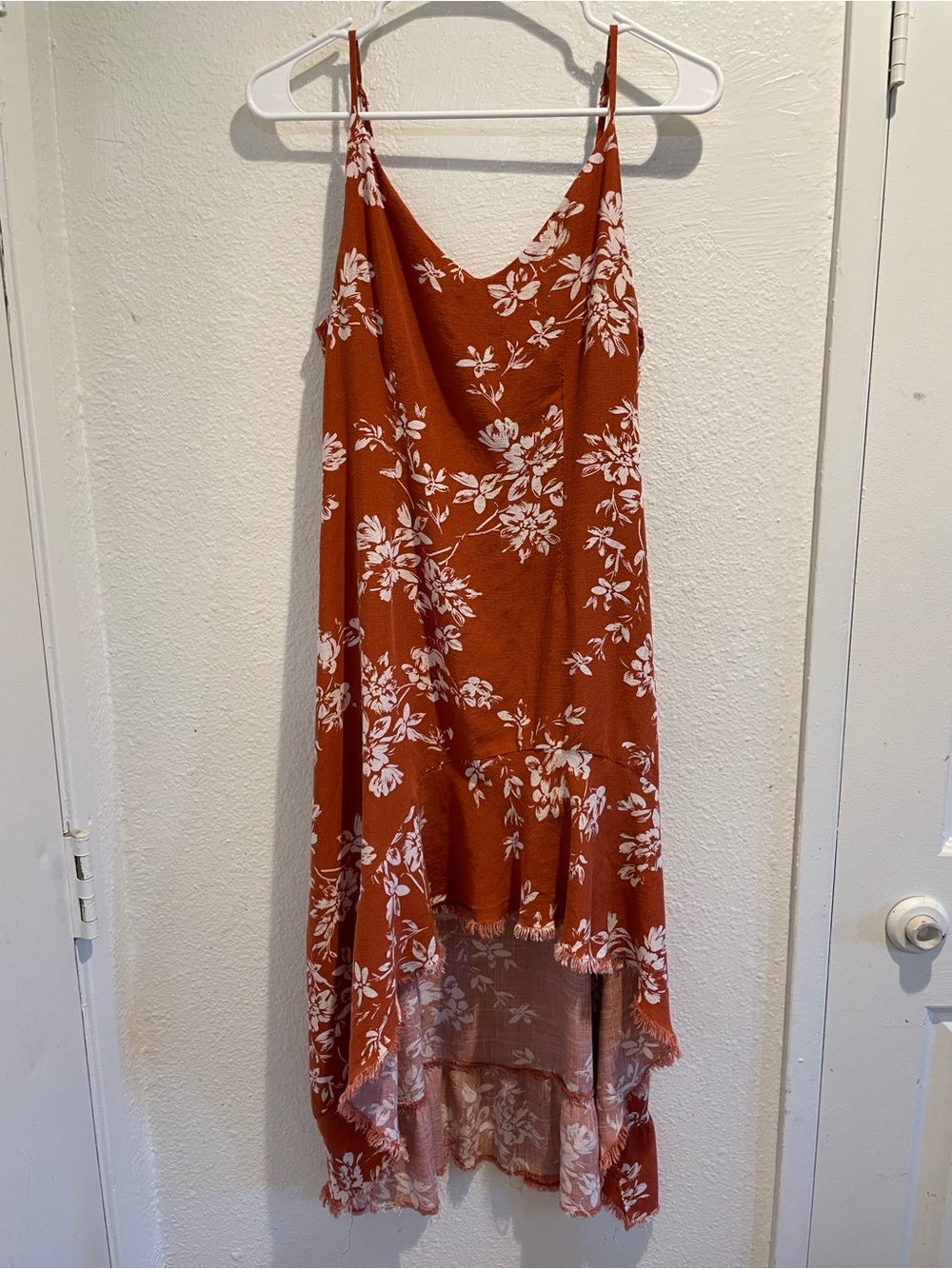 ☀️ MINKPINK Bonfire Rust Floral High-Low Midi Dress 🌴